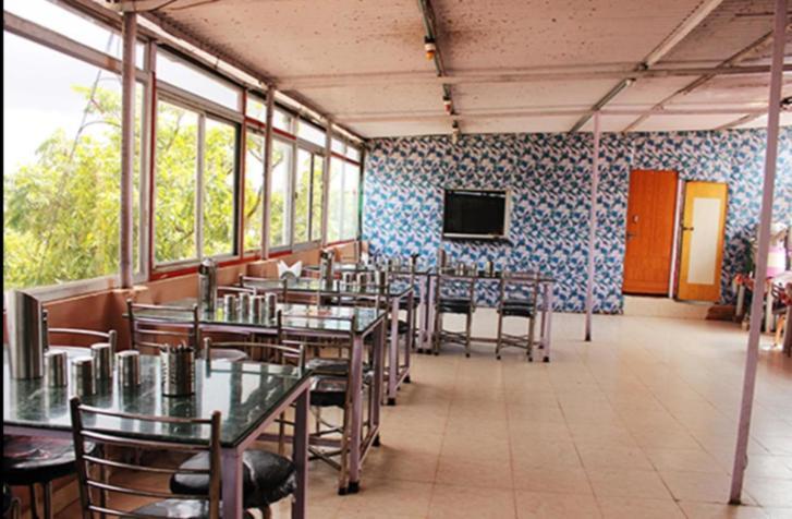 Hotel Abhimanyu Pachmarhi Exterior photo